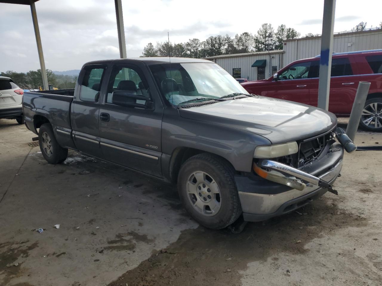 2000 Chevrolet Silverado VIN 2GCEC19TXY1319485 Copart auction photo, front end damage thumbnail 4