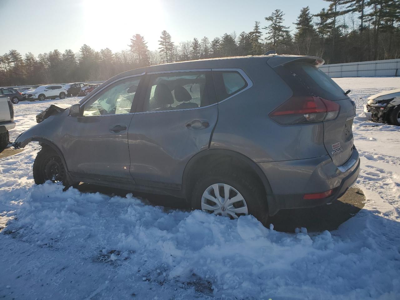 2019 Nissan Rogue VIN KNMAT2MV7KP528075 Copart auction photo, front end / side damage thumbnail 2