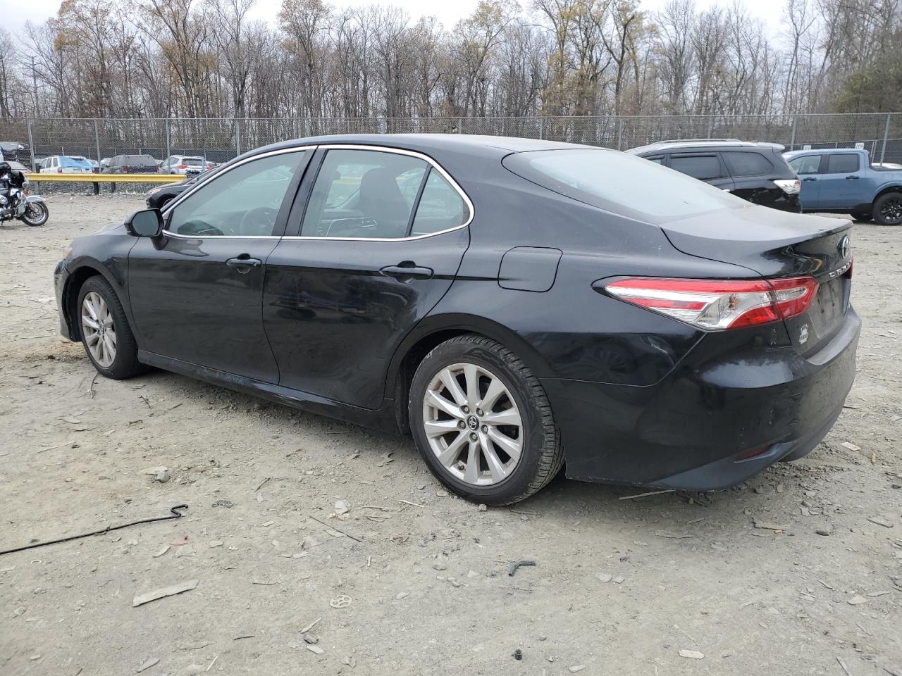 2018 Toyota Camry VIN 4T1B11HK3JU620946 Copart auction photo, minor dent/scratches damage thumbnail 2