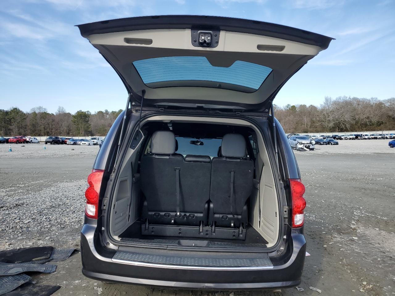 2018 Dodge Caravan VIN 2C4RDGCGXJR265657 Copart auction photo, front end damage thumbnail 6