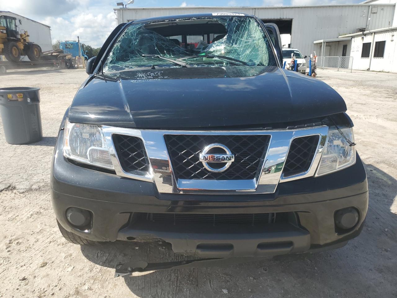 2019 Nissan Navara (Frontier) VIN 1N6DD0ERXKN870287 Copart auction photo, side / front end damage thumbnail 5