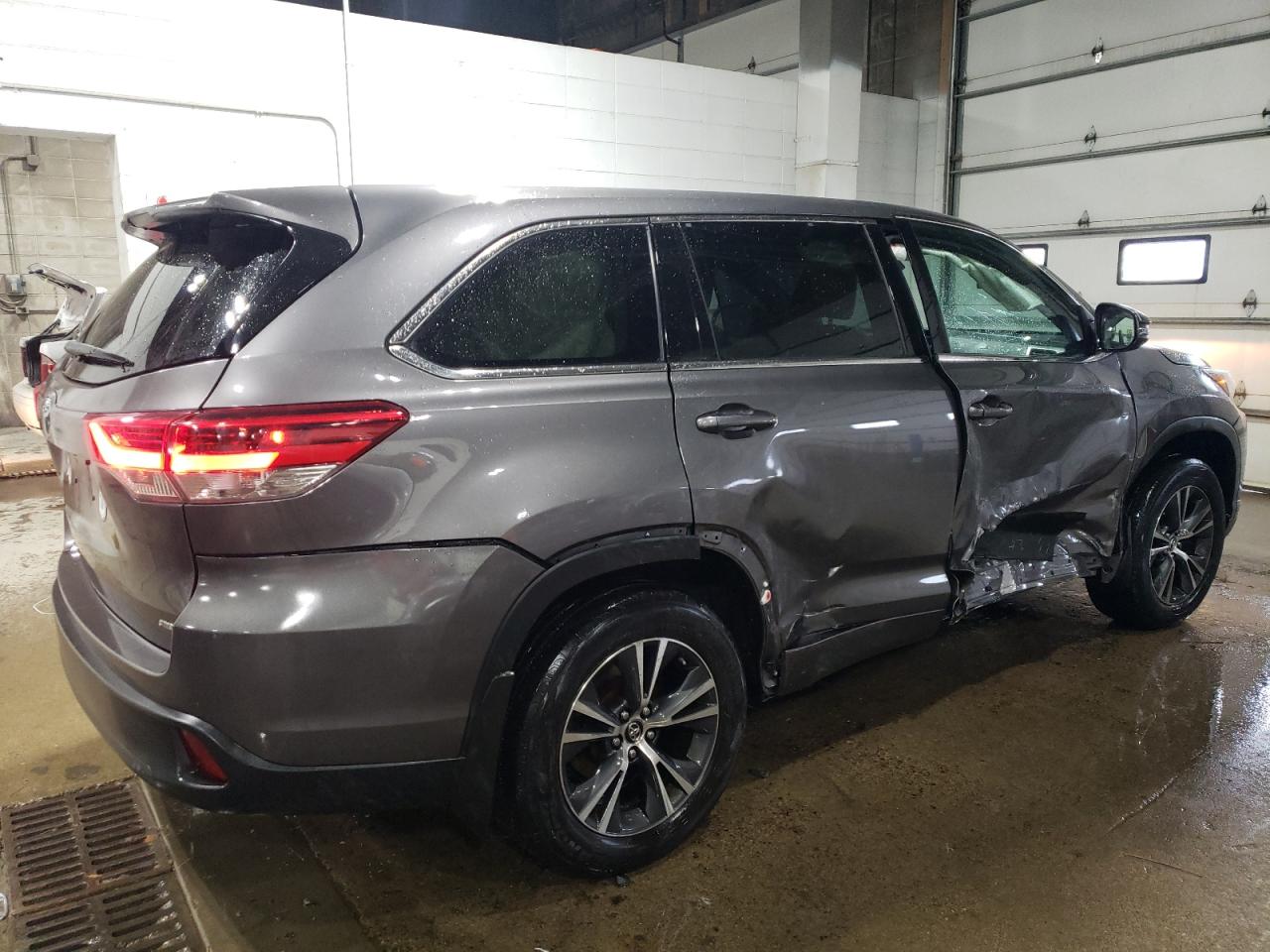 2017 Toyota Highlander VIN 5TDBZRFH3HS399396 Copart auction photo, all over damage thumbnail 3