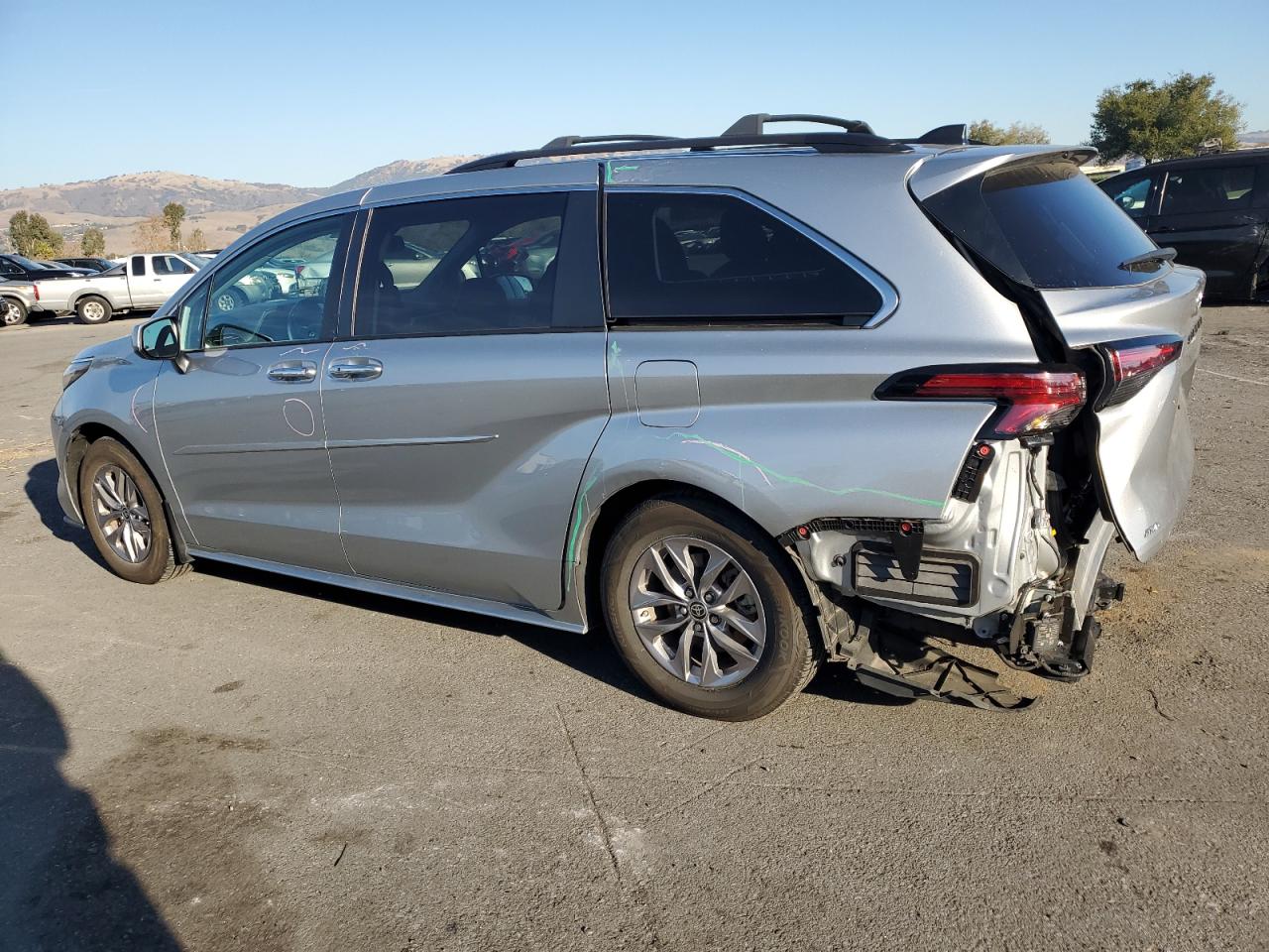 2022 Toyota Sienna VIN 5TDJSKFC9NS059662 Copart auction photo, rear end / side damage thumbnail 2