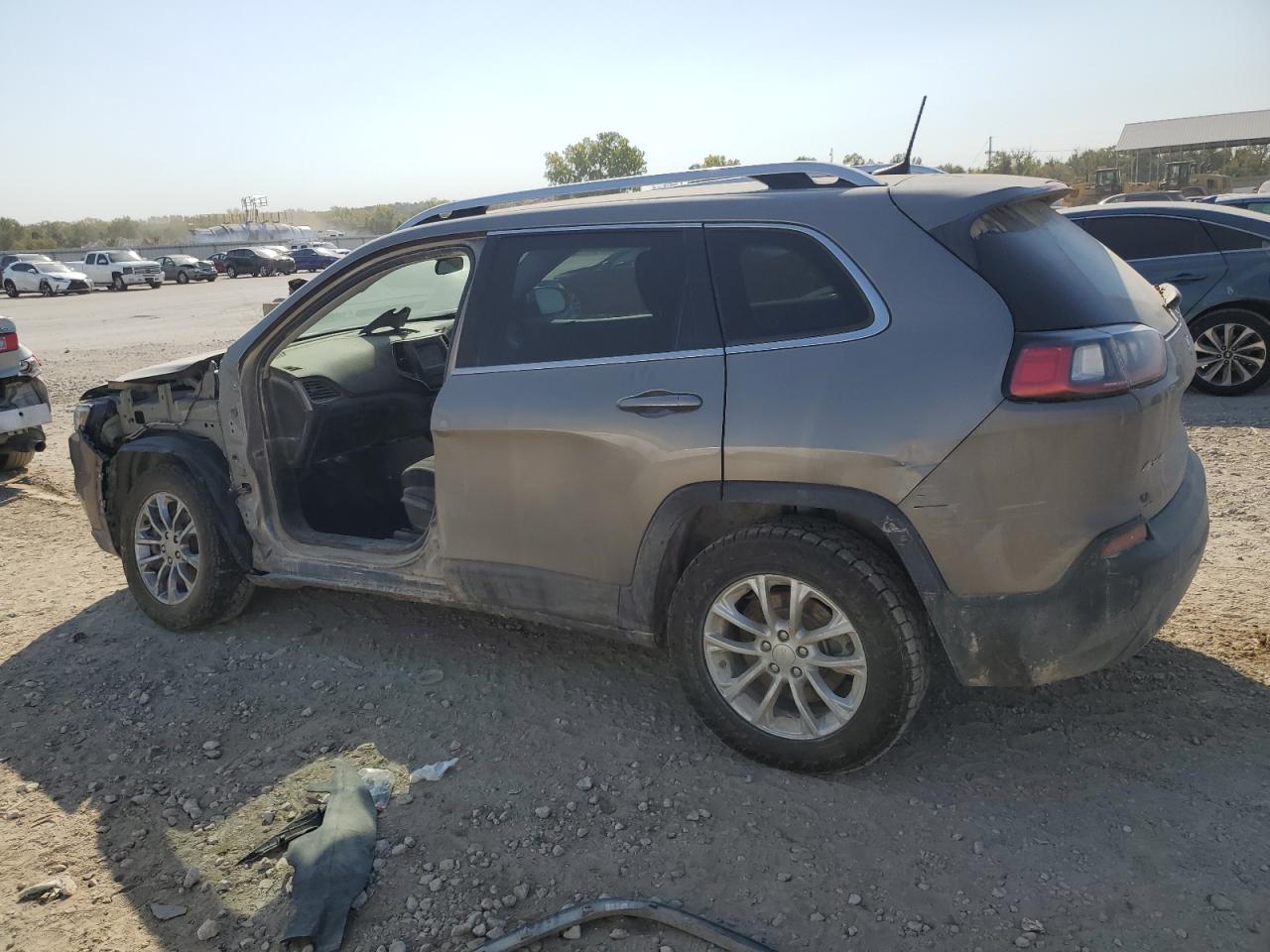 2019 Jeep Grand Cherokee VIN 1C4PJMCB5KD152173 Copart auction photo, side damage thumbnail 2