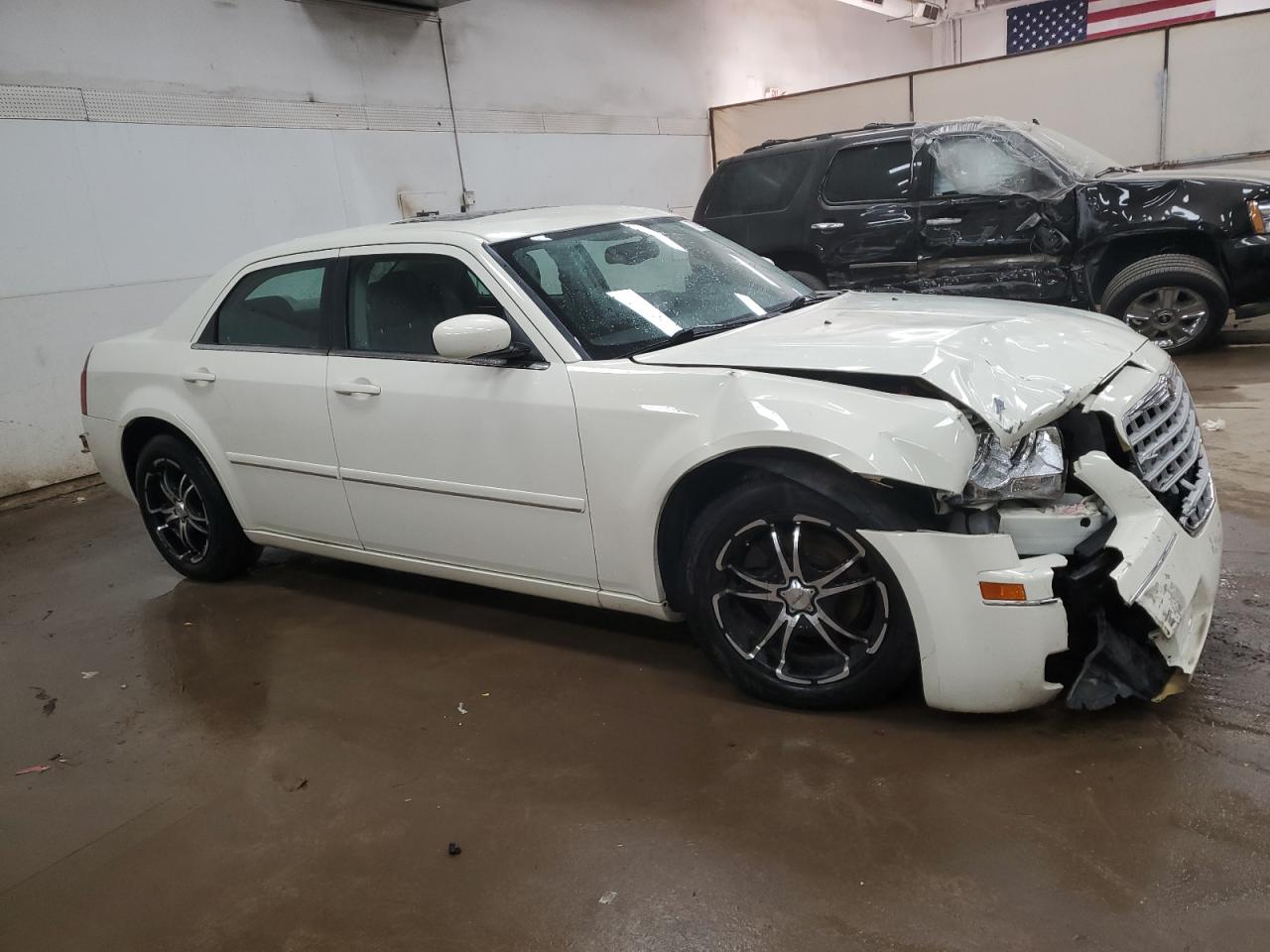2005 Chrysler 300 VIN 2C3JA53G55H633186 Copart auction photo, front end / mechanical damage thumbnail 4