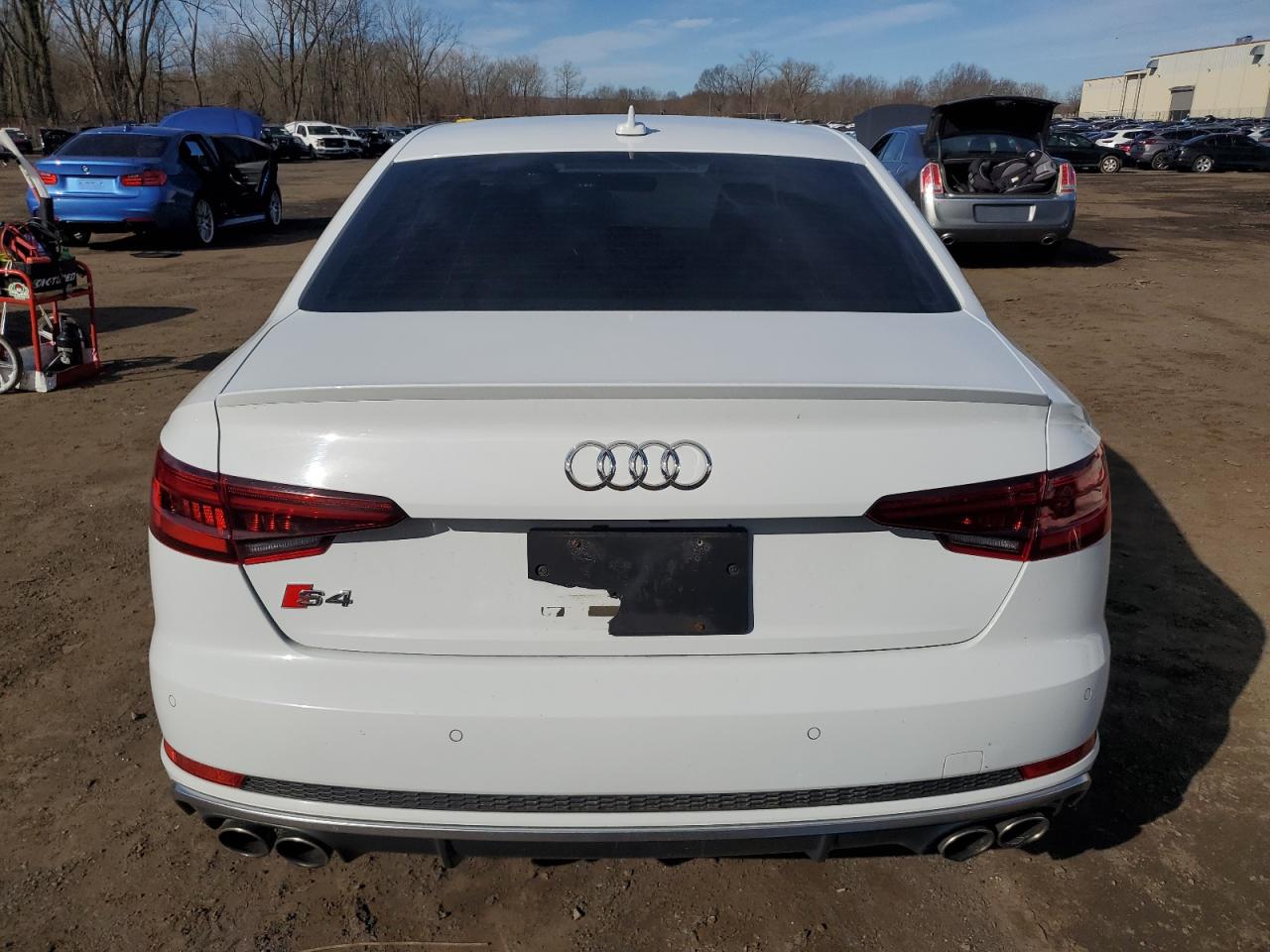 2019 Audi RS4 VIN WAUB4AF44KA114767 Copart auction photo, front end / minor dent/scratches damage thumbnail 6
