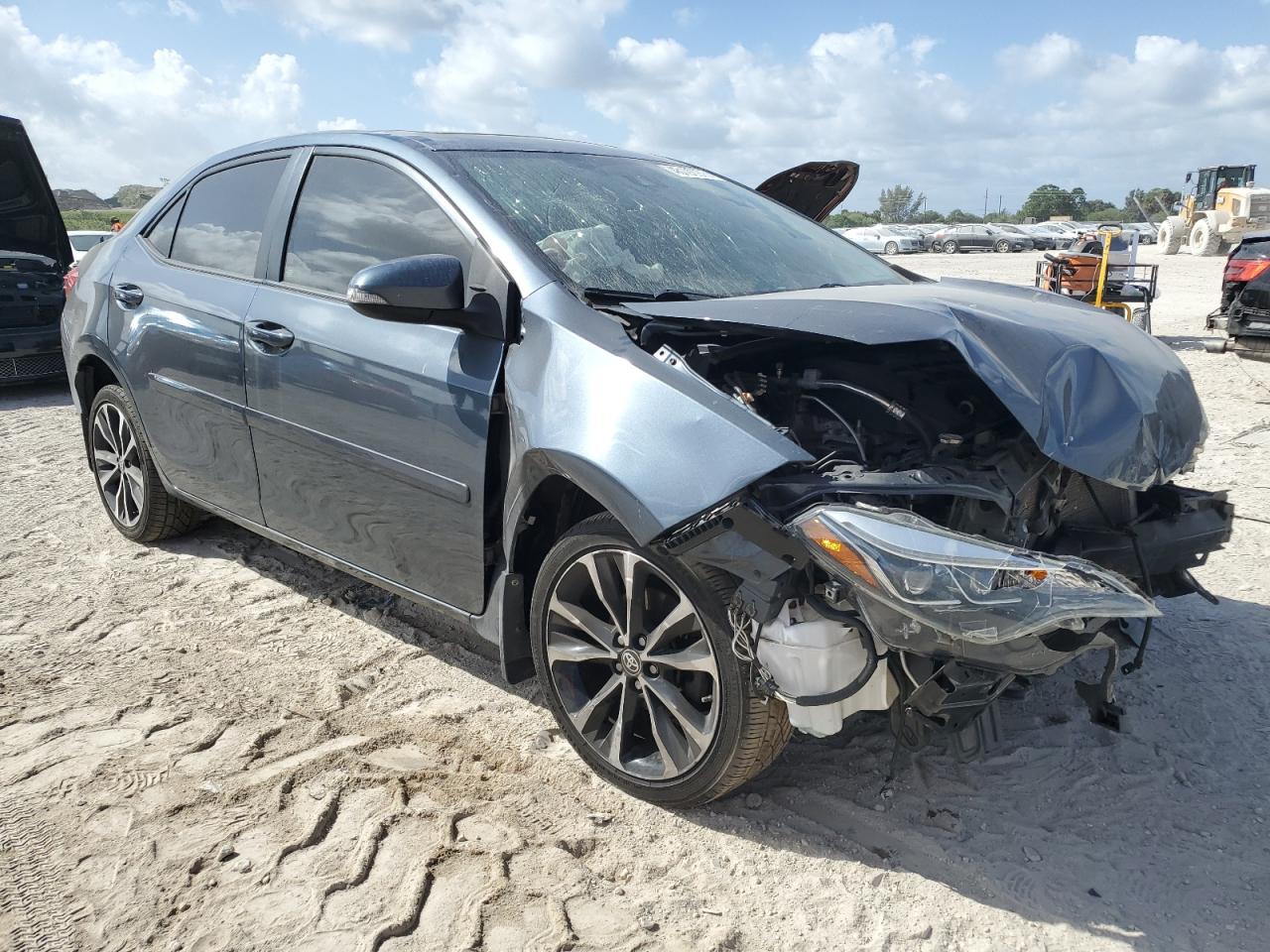2018 Toyota Corolla VIN 2T1BURHE9JC976948 Copart auction photo, front end / minor dent/scratches damage thumbnail 4