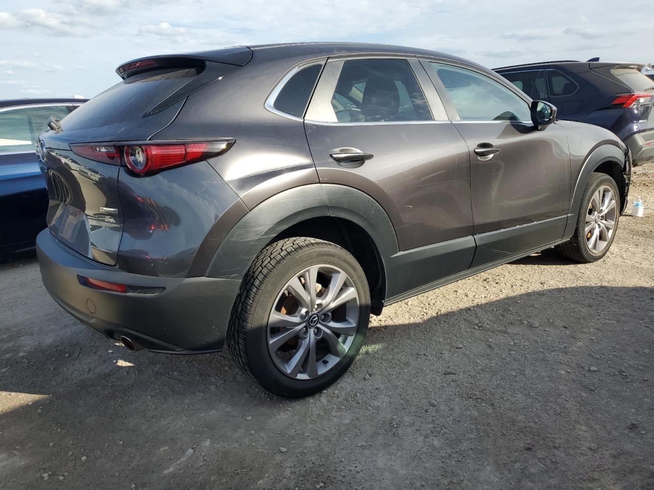2021 Mazda CX-30 VIN 3MVDMABLXMM304442 Copart auction photo, water/flood / all over damage thumbnail 3