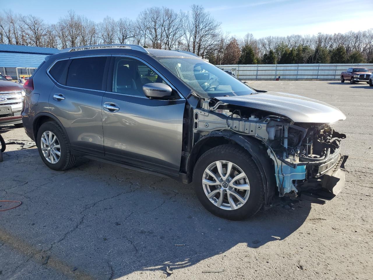 2018 Nissan Rogue VIN KNMAT2MT6JP604902 Copart auction photo, front end / minor dent/scratches damage thumbnail 4