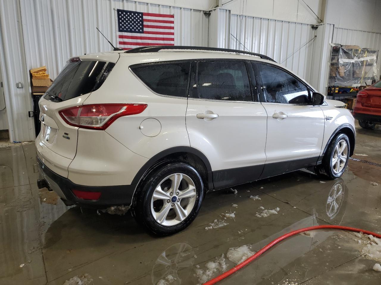 2016 Ford Escape VIN 1FMCU9G98GUA57054 Copart auction photo, front end damage thumbnail 3