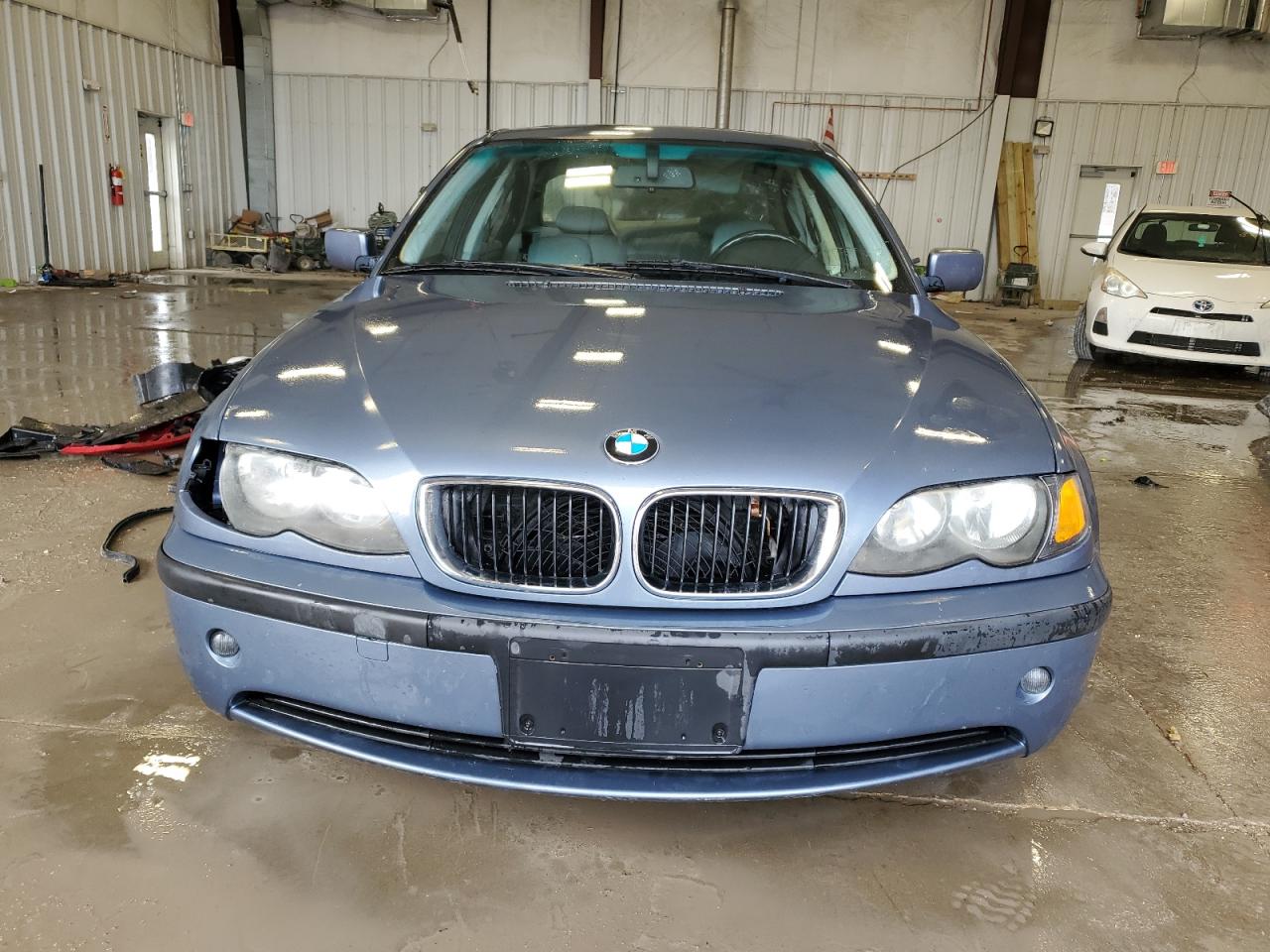 2002 BMW 3er VIN WBAEV33442KL75224 Copart auction photo, rear end damage thumbnail 5