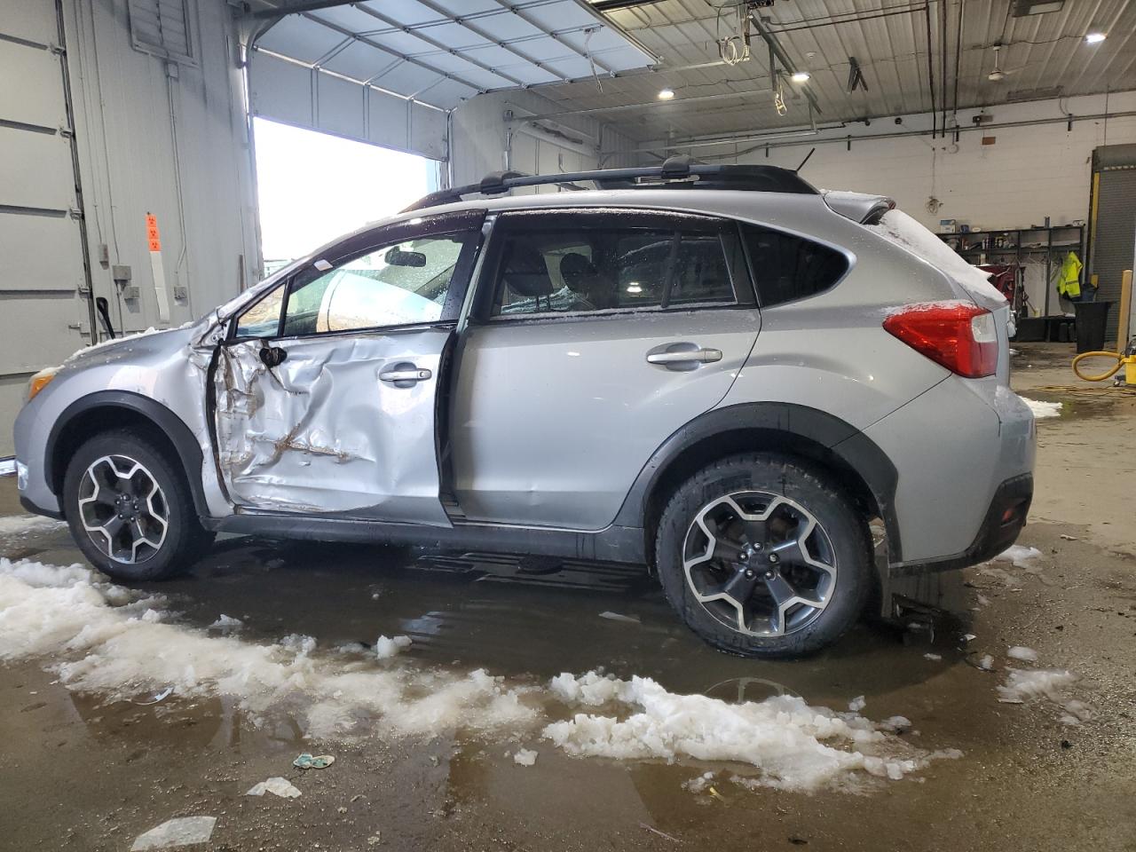 2015 Subaru XV VIN JF2GPACCXF9233167 Copart auction photo, side / minor dent/scratches damage thumbnail 2