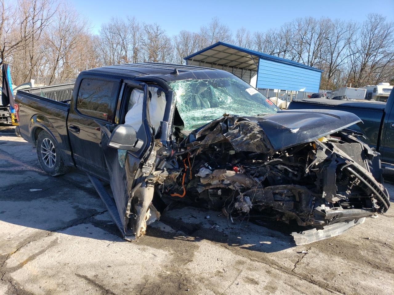 2019 Ford F-150 VIN 1FTEW1EPXKFC44335 Copart auction photo, front end / hail damage thumbnail 4