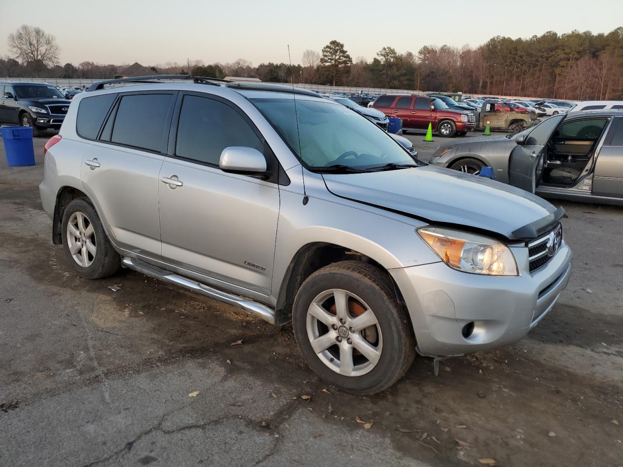 2008 Toyota RAV 4 VIN JTMZK31V785021133 Copart auction photo, side / minor dent/scratches damage thumbnail 4