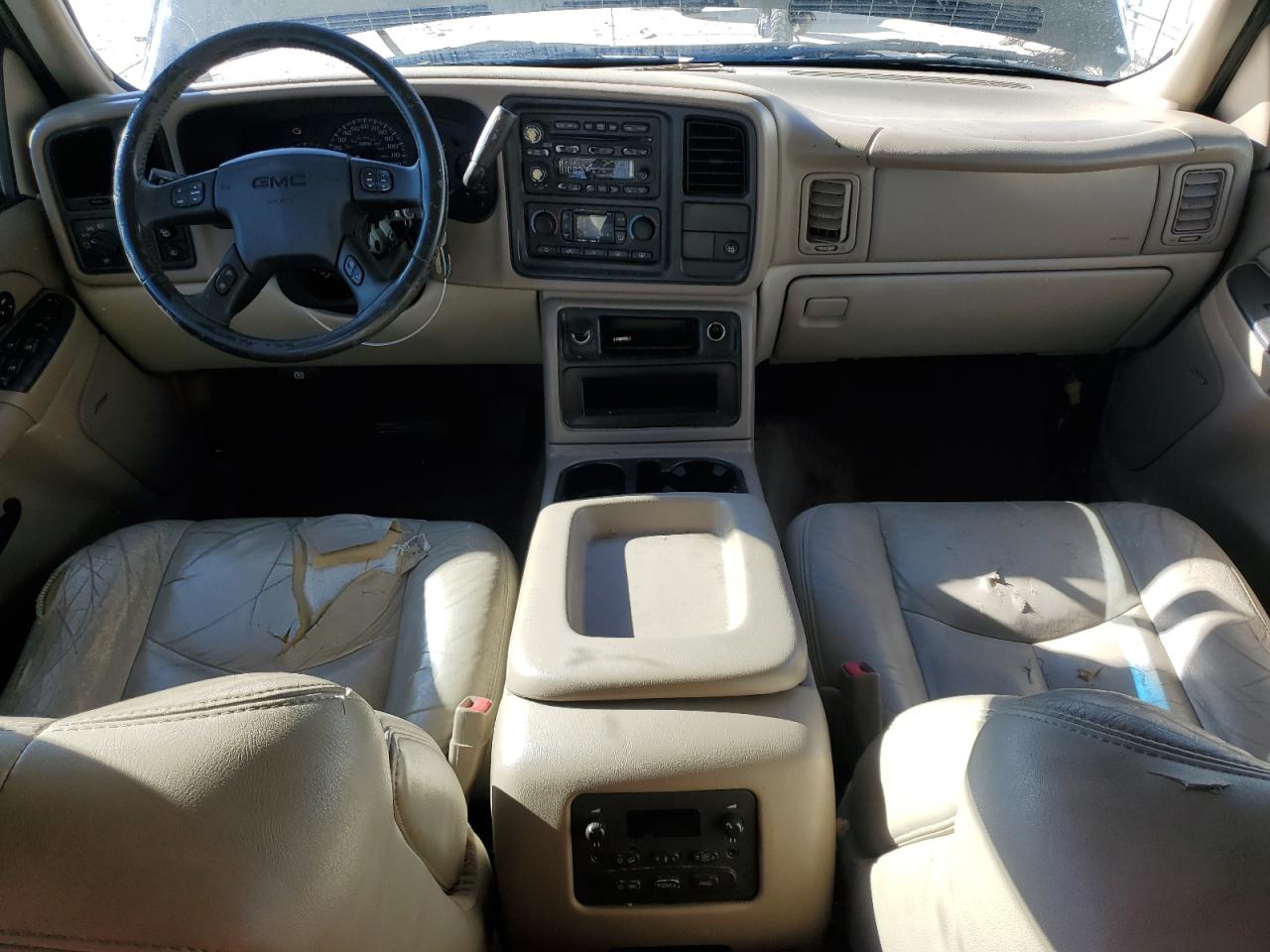 2005 GMC Yukon VIN 1GKEC13TX5R121747 Copart auction photo, vandalism / side damage thumbnail 8