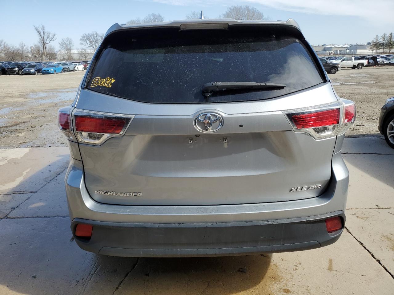 2016 Toyota Highlander VIN 5TDJKRFH1GS275688 Copart auction photo, front end / minor dent/scratches damage thumbnail 6