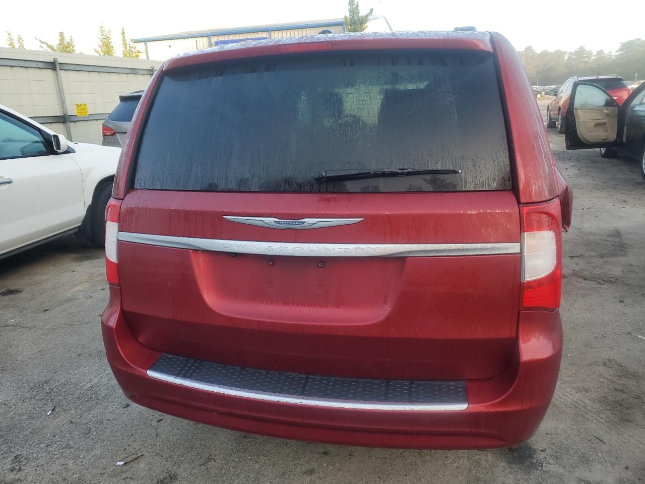 2014 Chrysler Town & Country VIN 2C4RC1BG1ER237320 Copart auction photo, side damage thumbnail 6