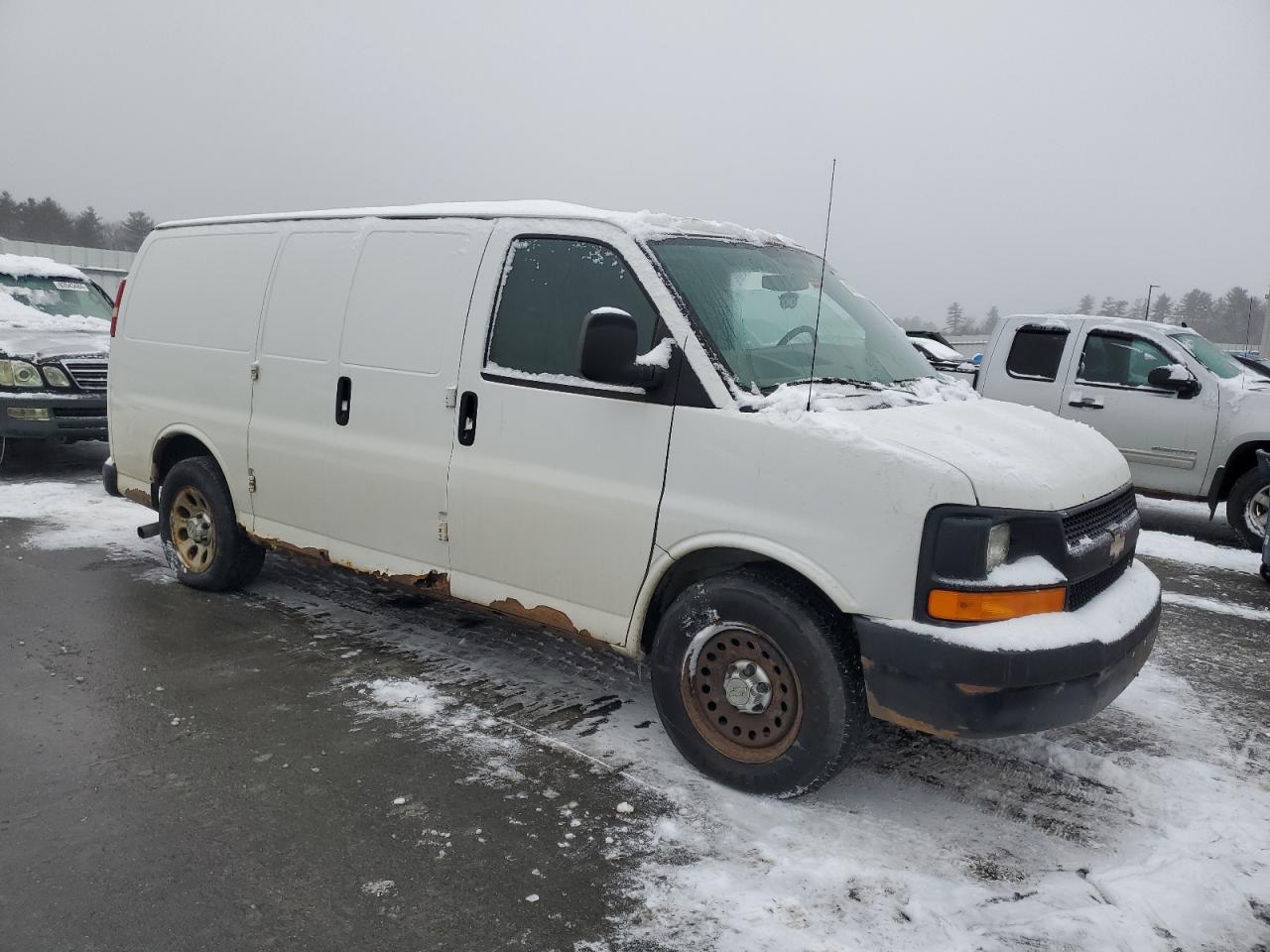 2011 Chevrolet Express VIN 1GCSGAFX9B1120052 Copart auction photo, normal wear damage thumbnail 4