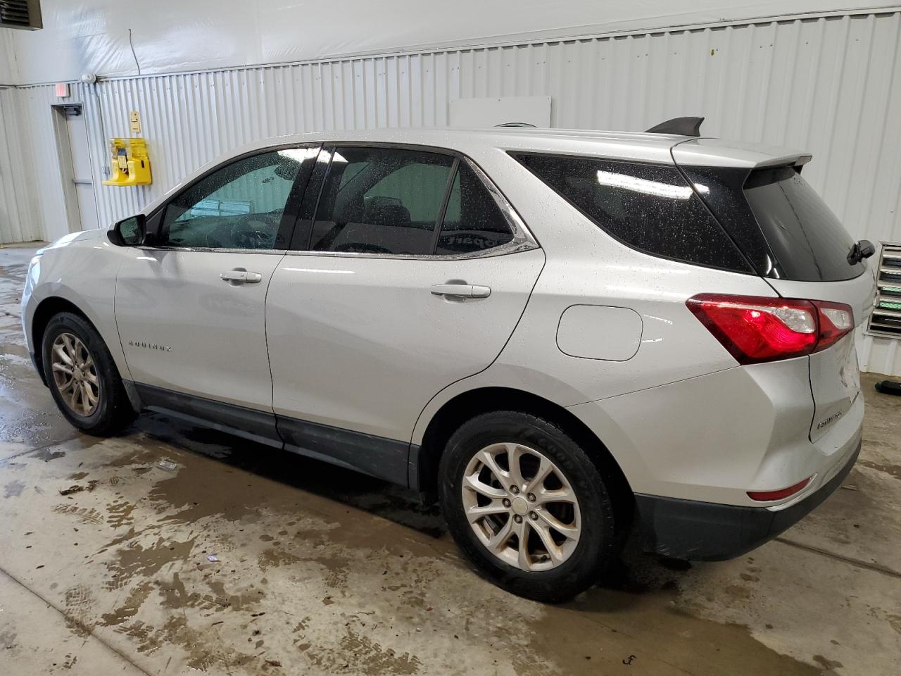 2020 Chevrolet Equinox VIN 3GNAXKEV0LS516511 Copart auction photo, all over damage thumbnail 2