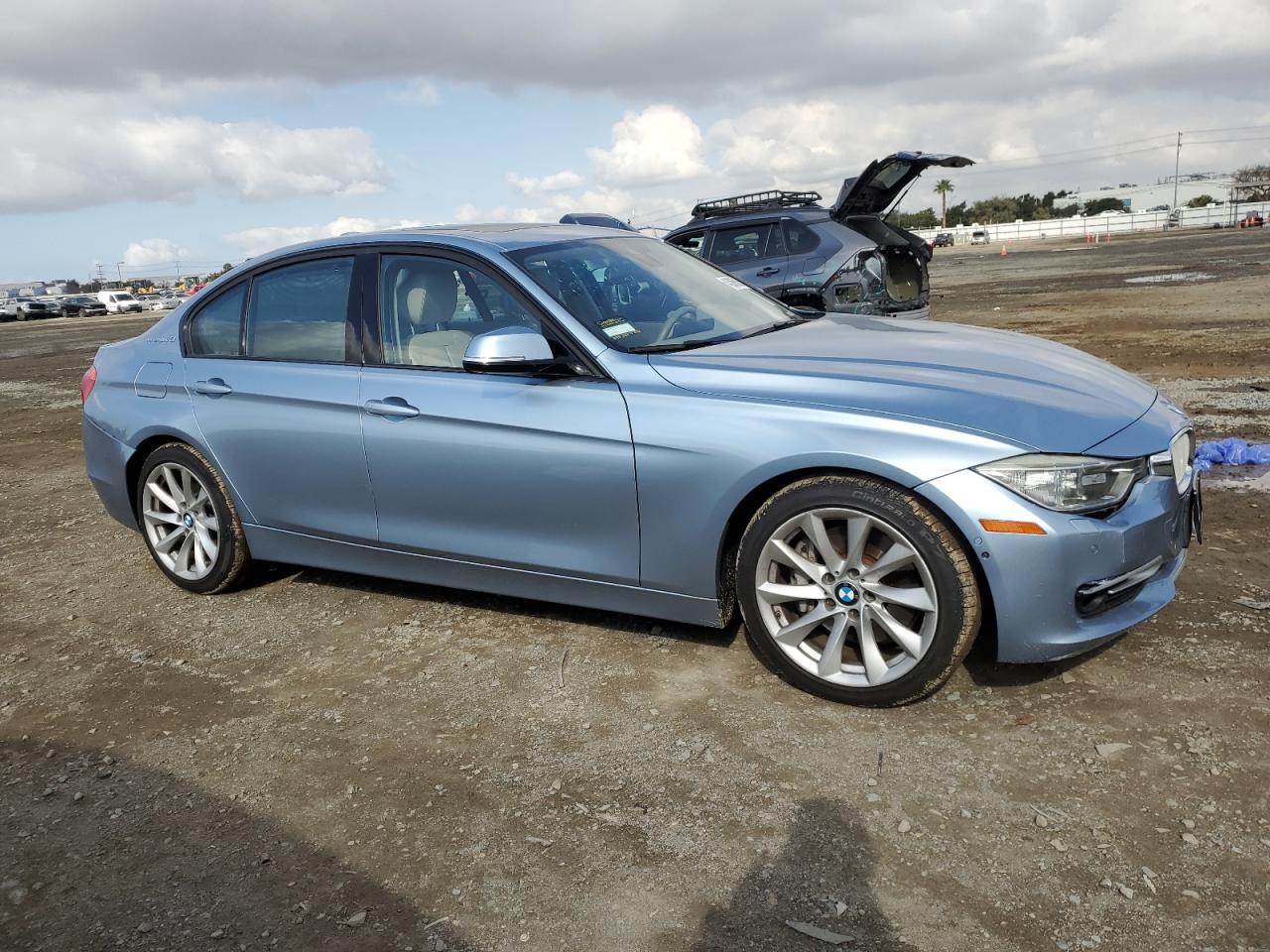 2013 BMW 1er VIN WBA3F9C59DF145044 Copart auction photo, rear end / front end damage thumbnail 4