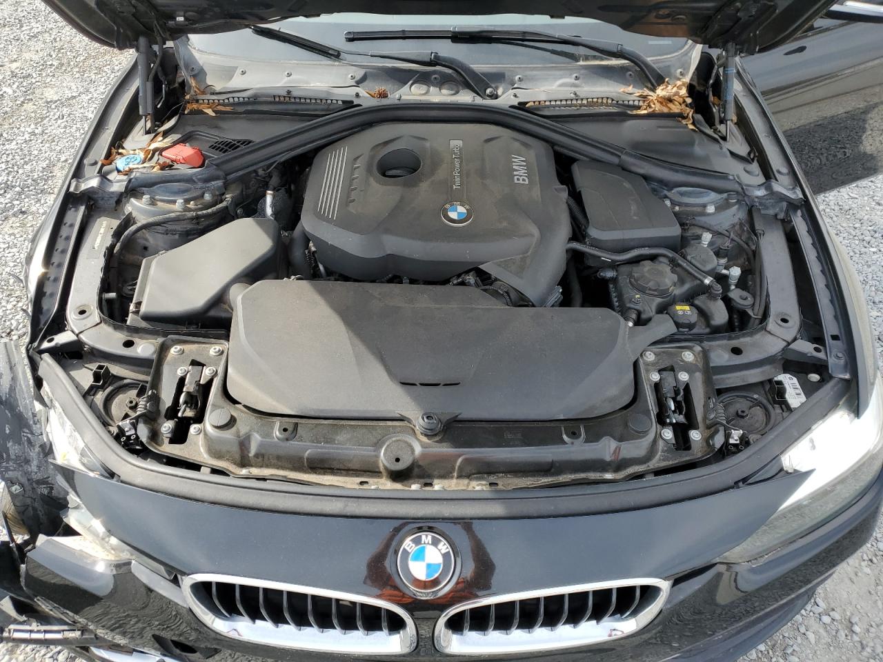 2017 BMW 3er VIN WBA8B9C3XHK886204 Copart auction photo, front end / undercarriage damage thumbnail 12