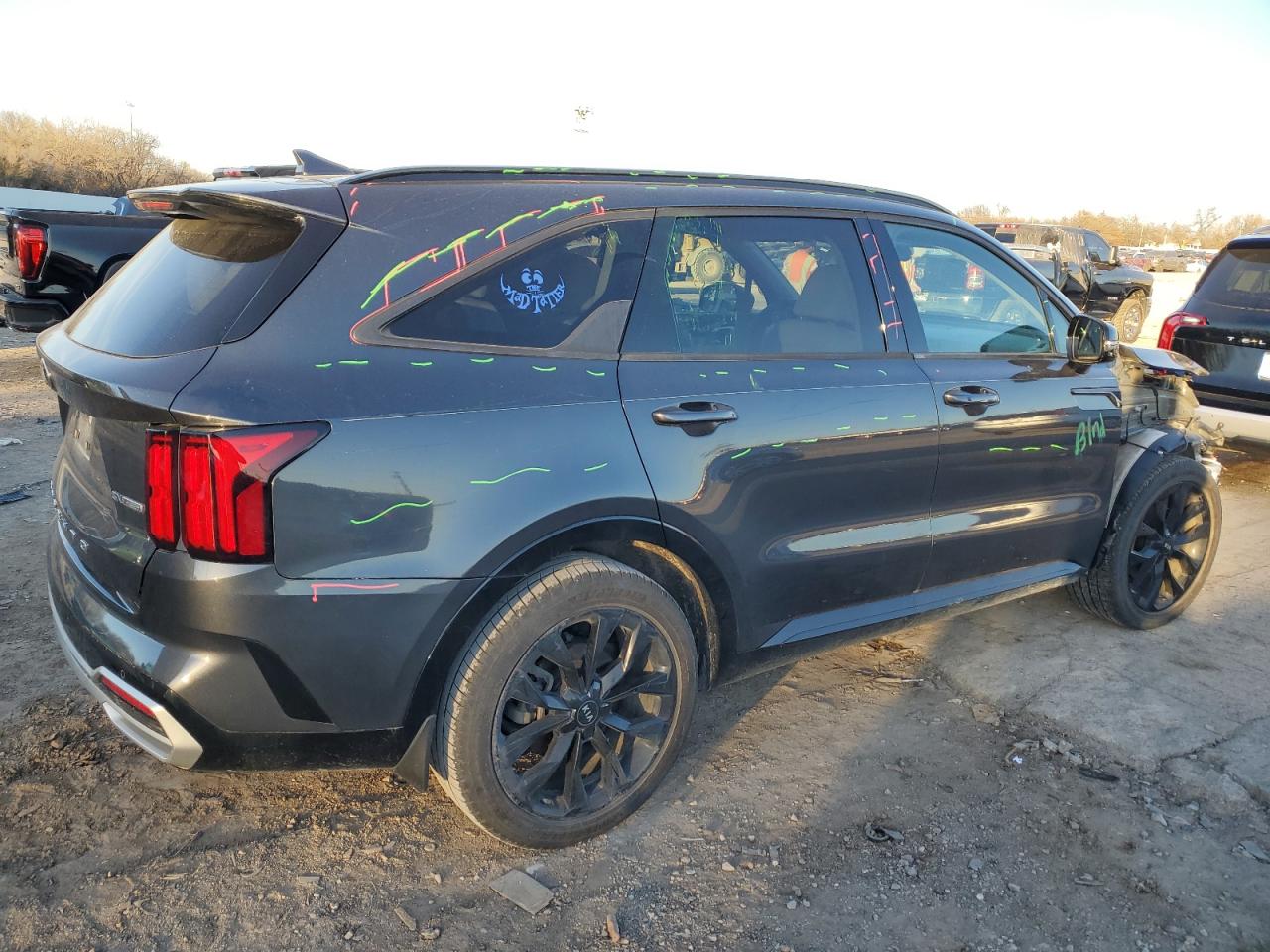 2021 KIA Sorento VIN 5XYRK4LFXMG049599 Copart auction photo, front end / minor dent/scratches damage thumbnail 3
