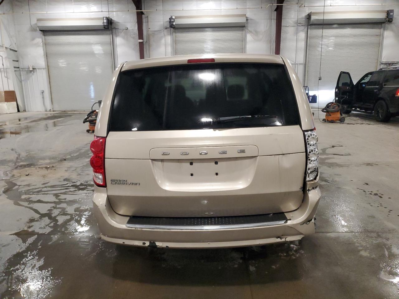 2015 Dodge Caravan VIN 2C4RDGBG0FR530305 Copart auction photo, front end / rear end damage thumbnail 6