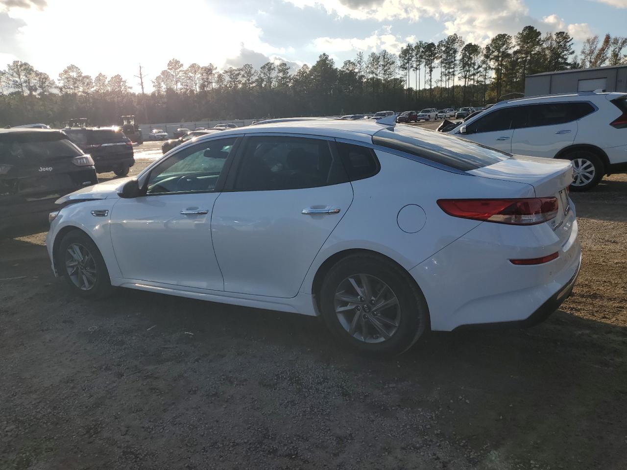 2019 KIA Optima VIN 5XXGT4L39KG351073 Copart auction photo, front end damage thumbnail 2