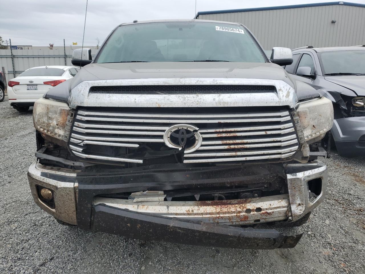 2017 Toyota Tundra VIN 5TFHW5F14HX671401 Copart auction photo, front end / minor dent/scratches damage thumbnail 5