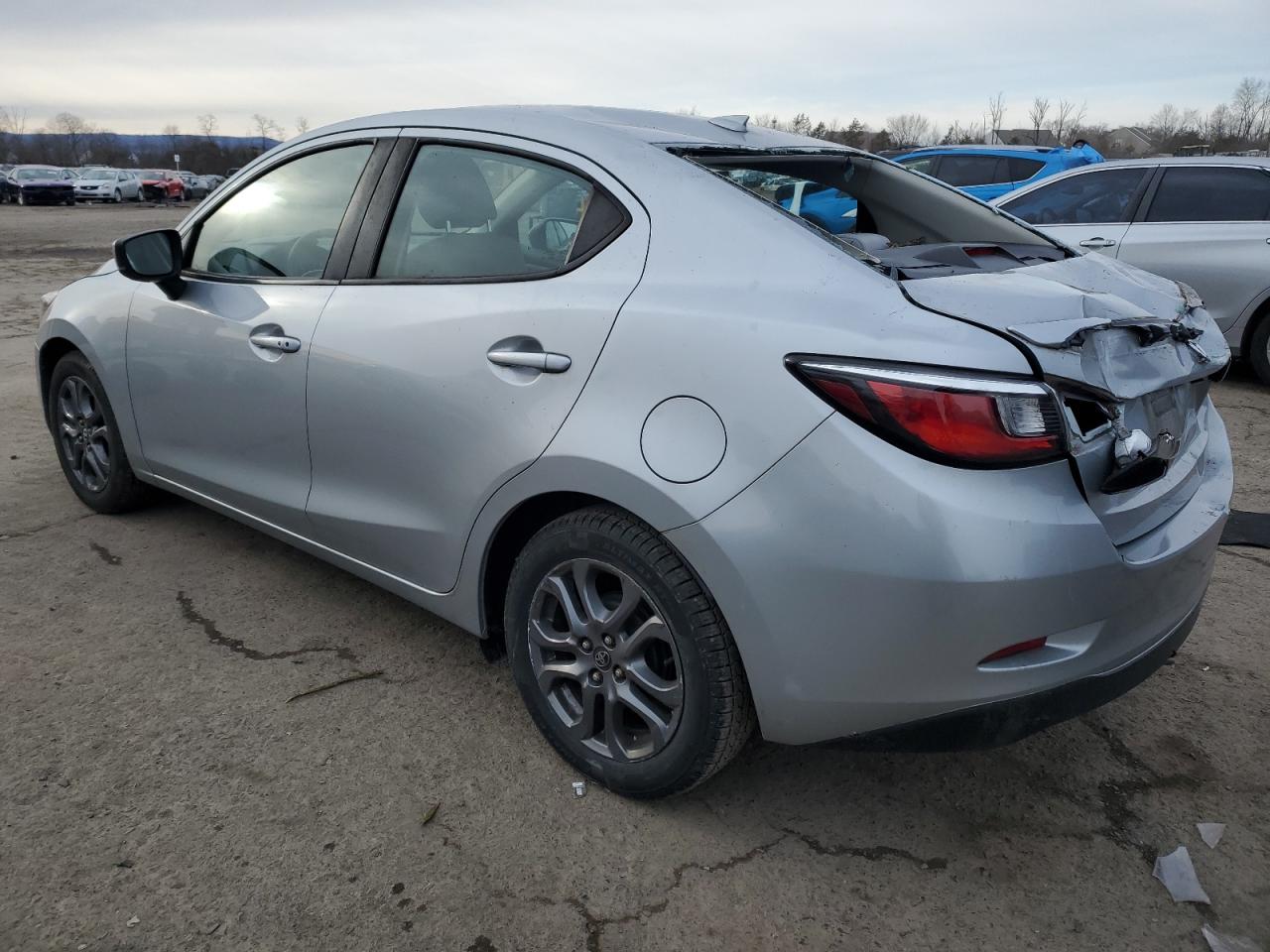 2019 Toyota Yaris VIN 3MYDLBYV6KY509167 Copart auction photo, rear end / top/roof damage thumbnail 2