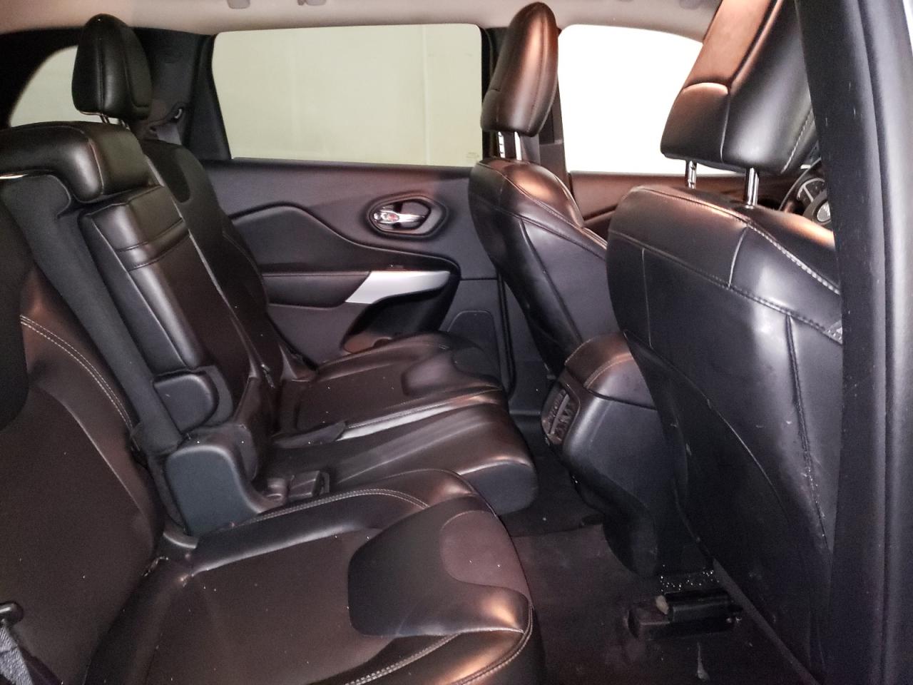 2018 Jeep Grand Cherokee VIN 1C4PJMLB5JD567735 Copart auction photo, minor dent/scratches damage thumbnail 11