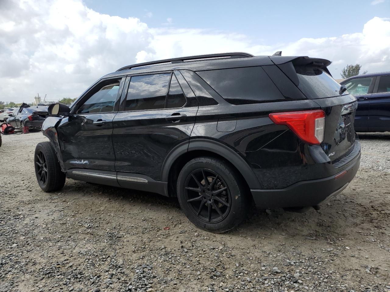 2020 Ford Explorer VIN 1FMSK7DH5LGA10798 Copart auction photo, front end damage thumbnail 2