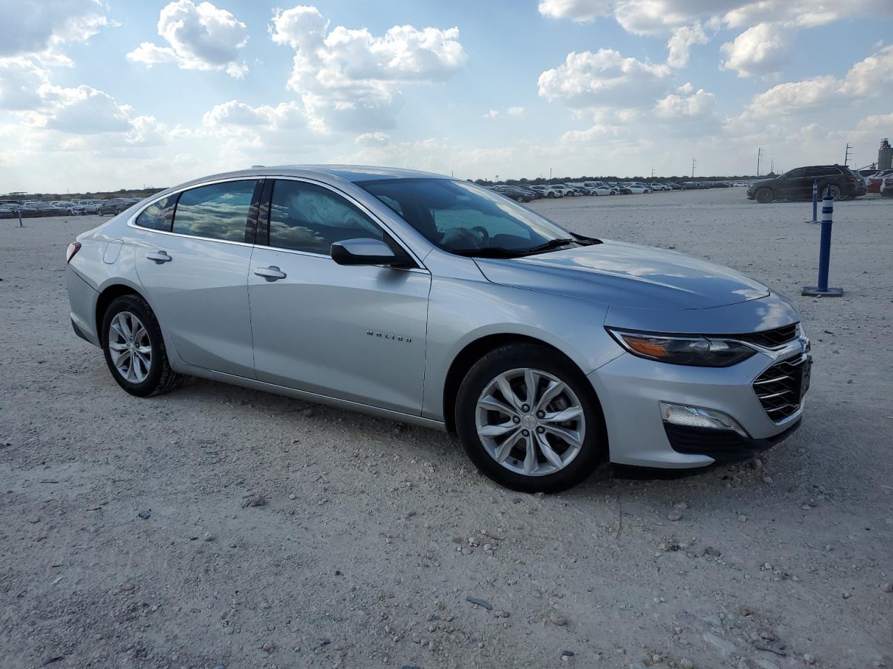 2021 Chevrolet Malibu VIN 1G1ZD5ST1MF058551 Copart auction photo, front end / minor dent/scratches damage thumbnail 4