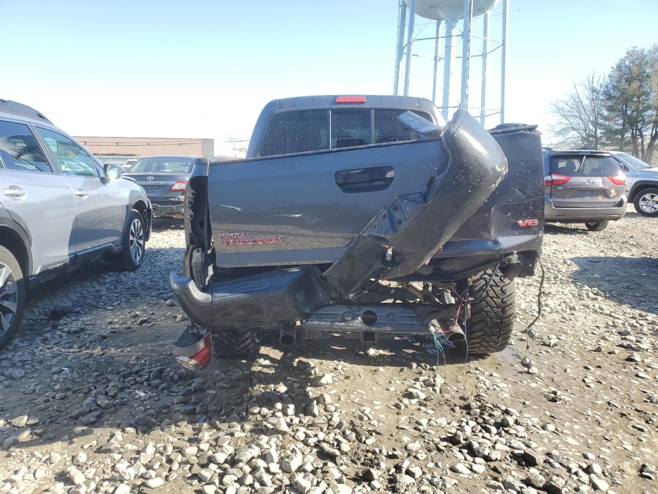 2011 Toyota Tacoma VIN 3TMLU4EN3BM059072 Copart auction photo, rear end damage thumbnail 6