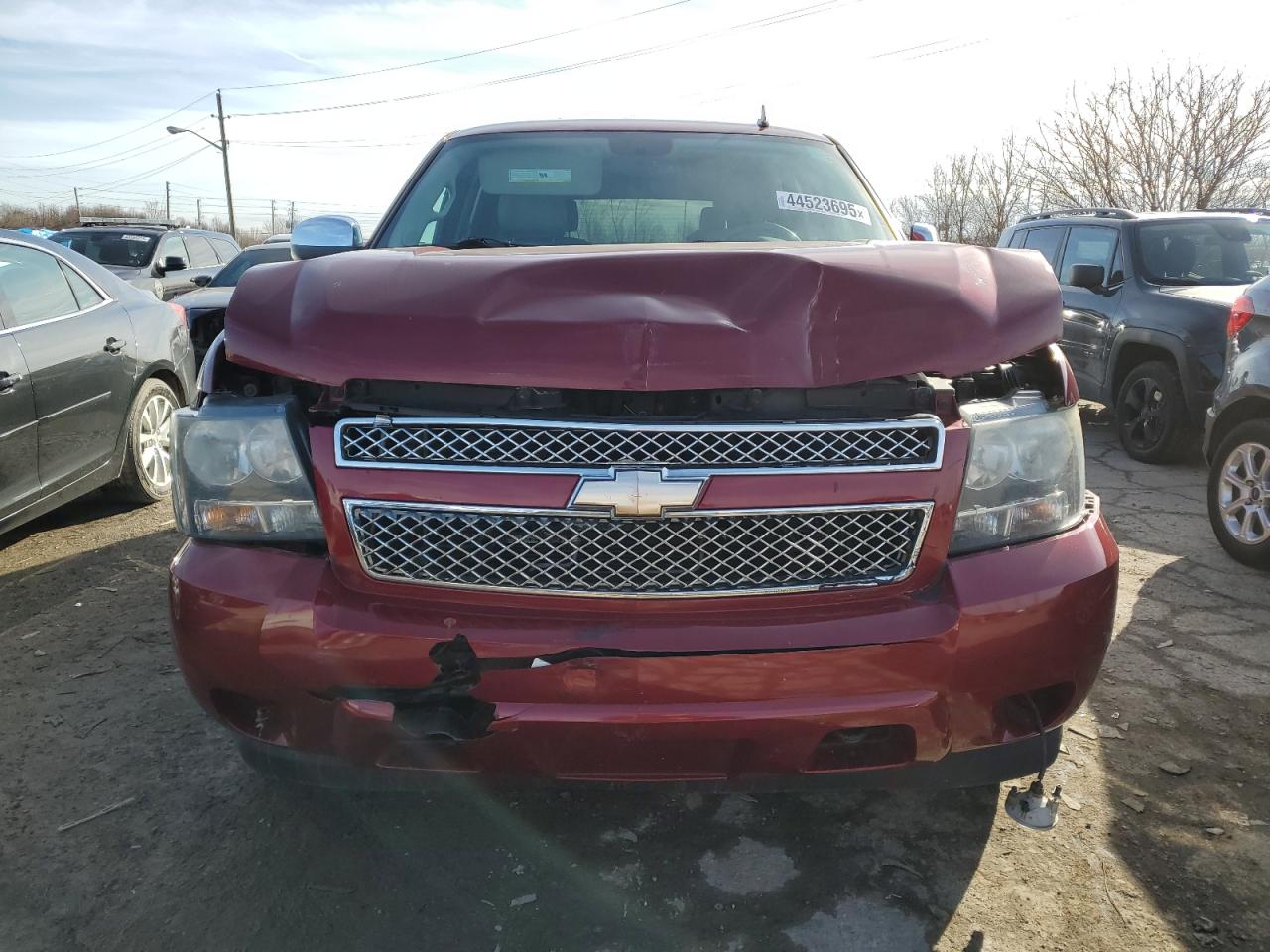 2010 Chevrolet Tahoe VIN 1GNUKCE00AR195124 Copart auction photo, front end / minor dent/scratches damage thumbnail 5
