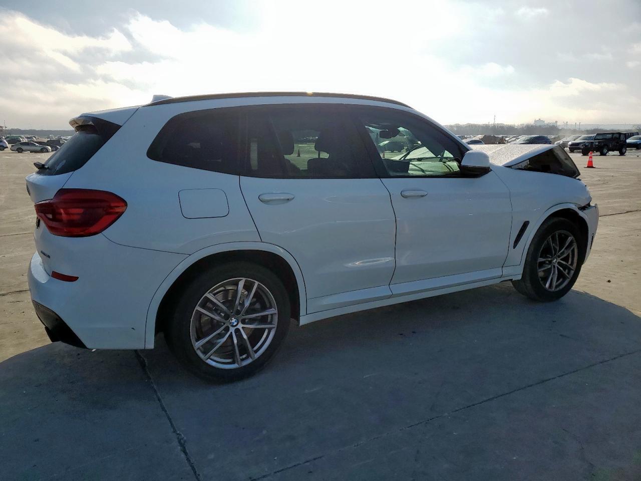 2021 BMW X3 VIN 5UXTY3C04M9F93951 Copart auction photo, front end damage thumbnail 3