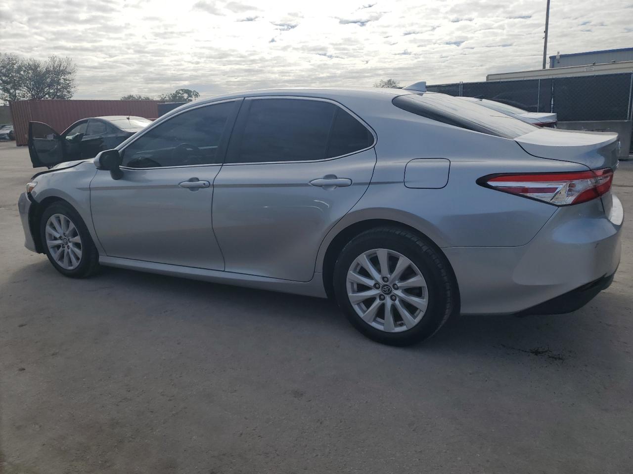 2019 Toyota Camry VIN 4T1B11HKXKU685679 Copart auction photo, front end damage thumbnail 2