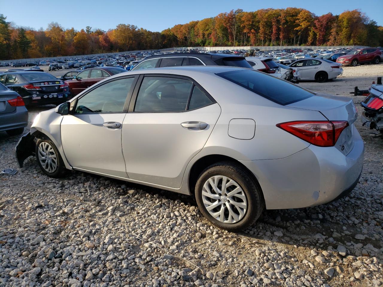 2018 Toyota Corolla VIN 2T1BURHE6JC069932 Copart auction photo, front end / minor dent/scratches damage thumbnail 2
