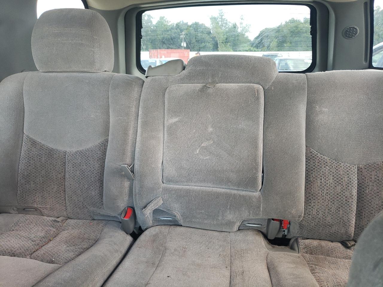 2004 Chevrolet Tahoe VIN 1GNEC13Z34J210998 Copart auction photo, front end / minor dent/scratches damage thumbnail 10