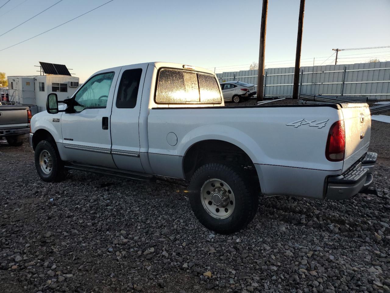 2000 Ford F250 VIN 1FTNX21F1YED22550 Copart auction photo, vandalism / minor dent/scratches damage thumbnail 2