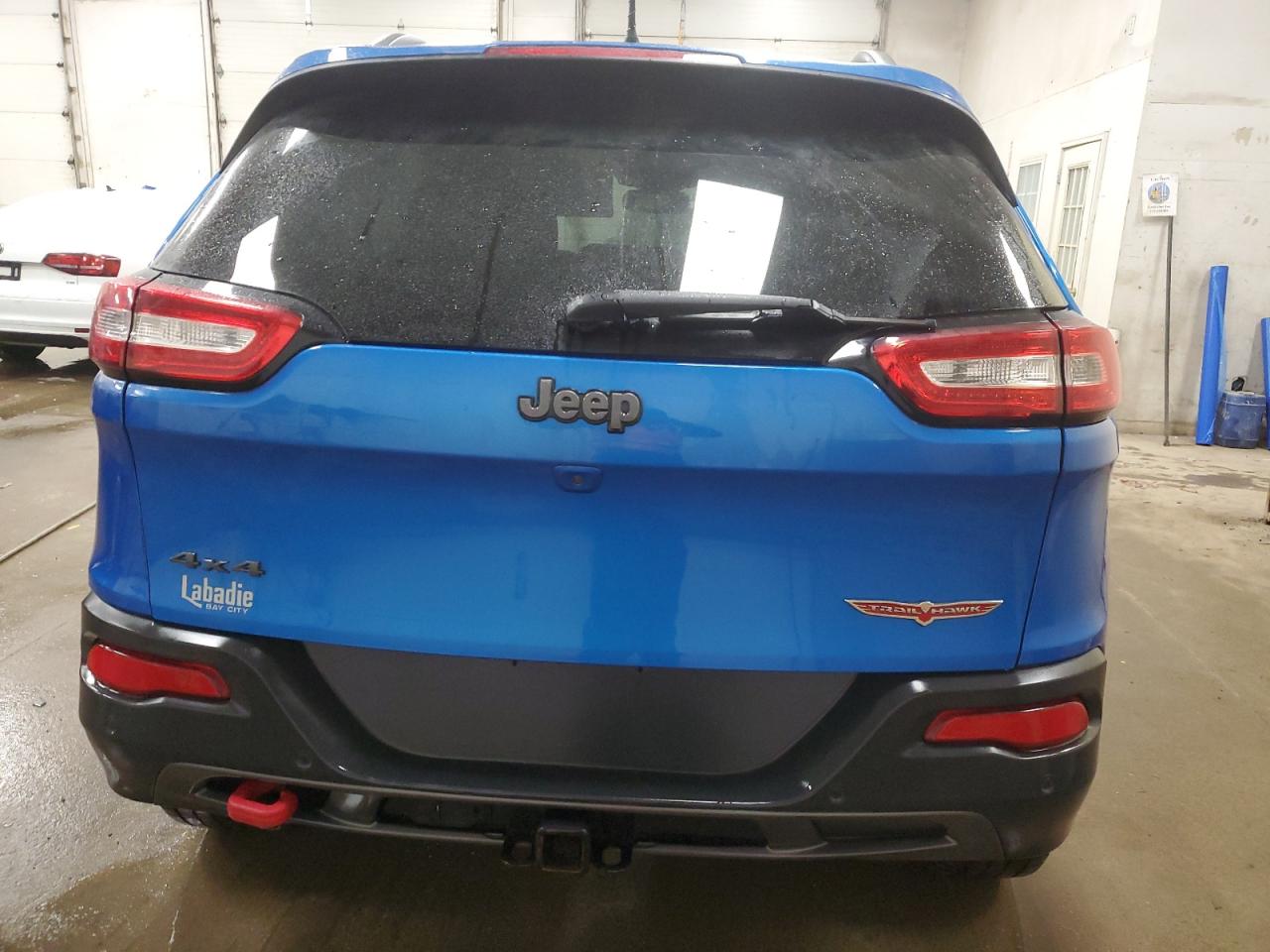 2018 Jeep Cherokee VIN 1C4PJMBB8JD505621 Copart auction photo, side / front end damage thumbnail 6
