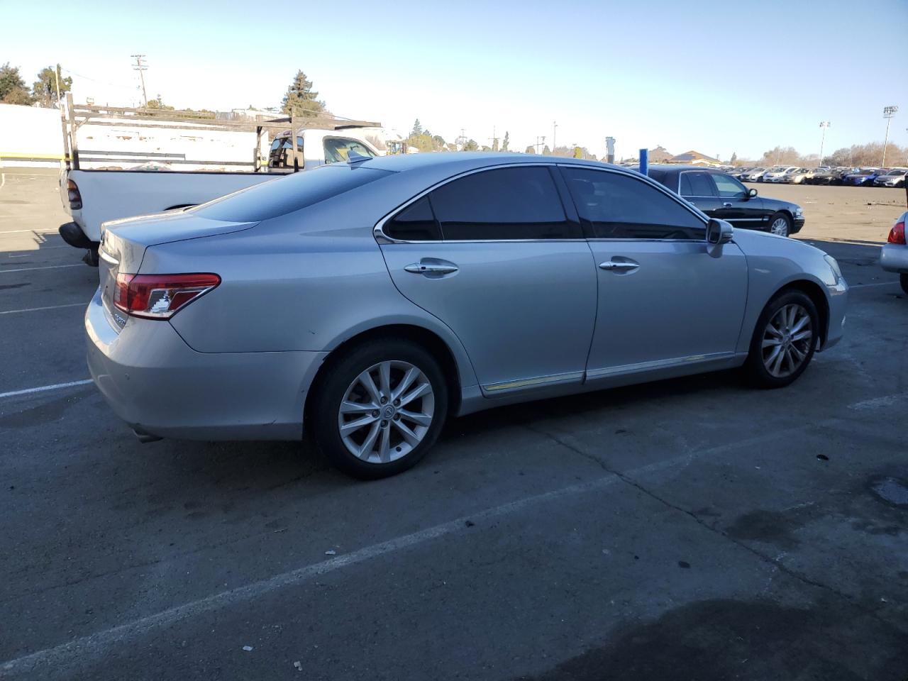 2010 Lexus ES VIN JTHBK1EG8A2365383 Copart auction photo, mechanical / minor dent/scratches damage thumbnail 3