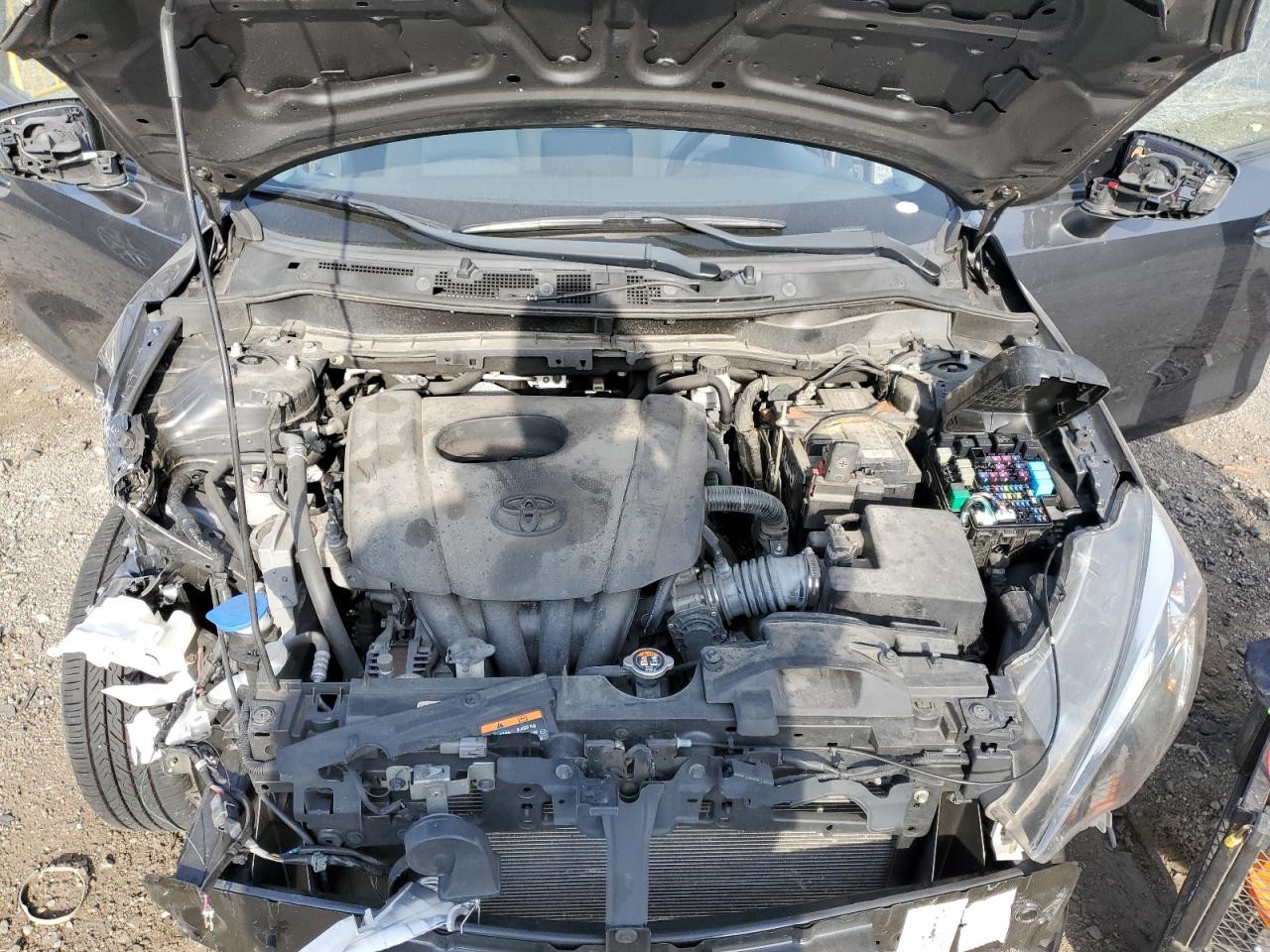2017 Toyota Yaris VIN 3MYDLBYV8HY193098 Copart auction photo, front end / side damage thumbnail 11