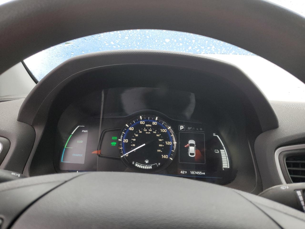 2017 Hyundai IONIQ VIN KMHC65LC7HU030806 Copart auction photo, side / front end damage thumbnail 9