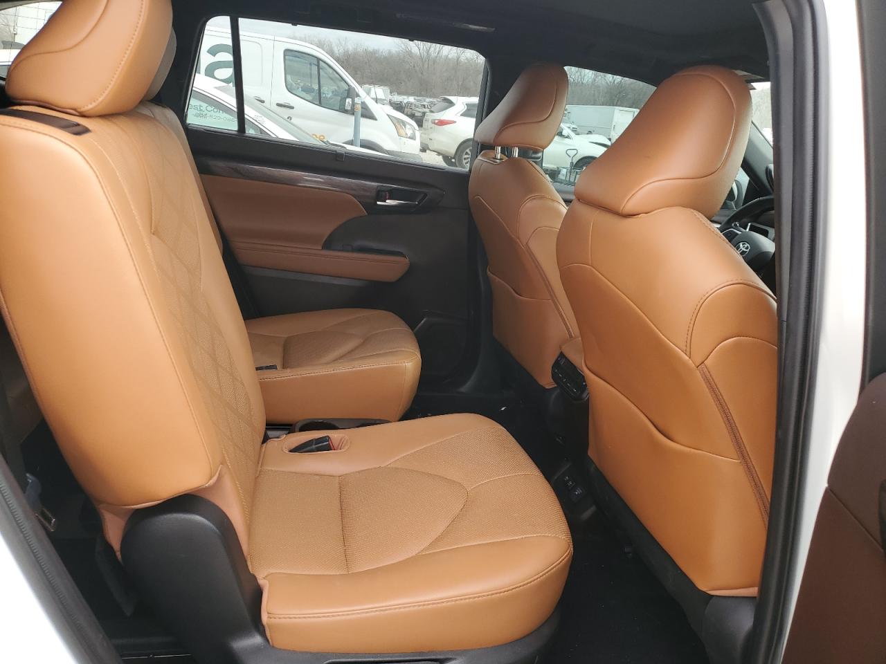 2021 Toyota Highlander VIN 5TDEBRCH2MS021635 Copart auction photo, front end / minor dent/scratches damage thumbnail 11