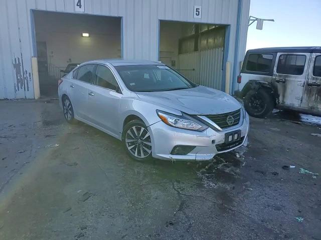 2017 Nissan Altima VIN 1N4AL3AP1HC197835 Copart auction photo, side / front end damage thumbnail 13