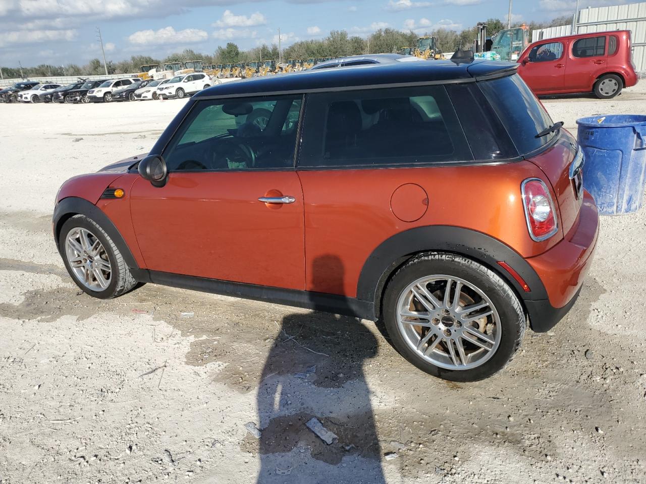 2013 MINI Cooper VIN WMWSU3C57DT685606 Copart auction photo, front end / side damage thumbnail 2