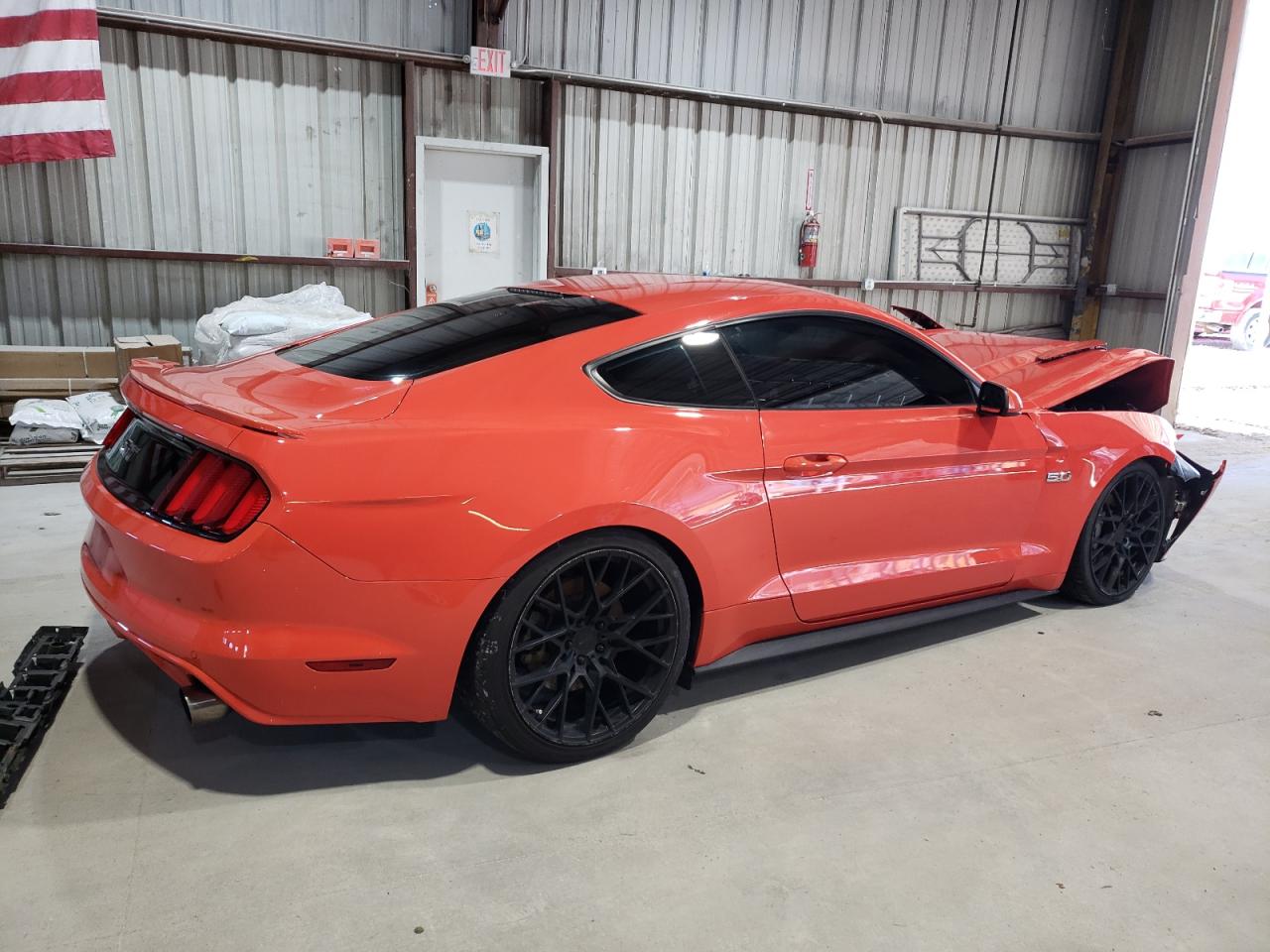 2015 Ford Mustang VIN 1FA6P8CFXF5318813 Copart auction photo, front end / minor dent/scratches damage thumbnail 3