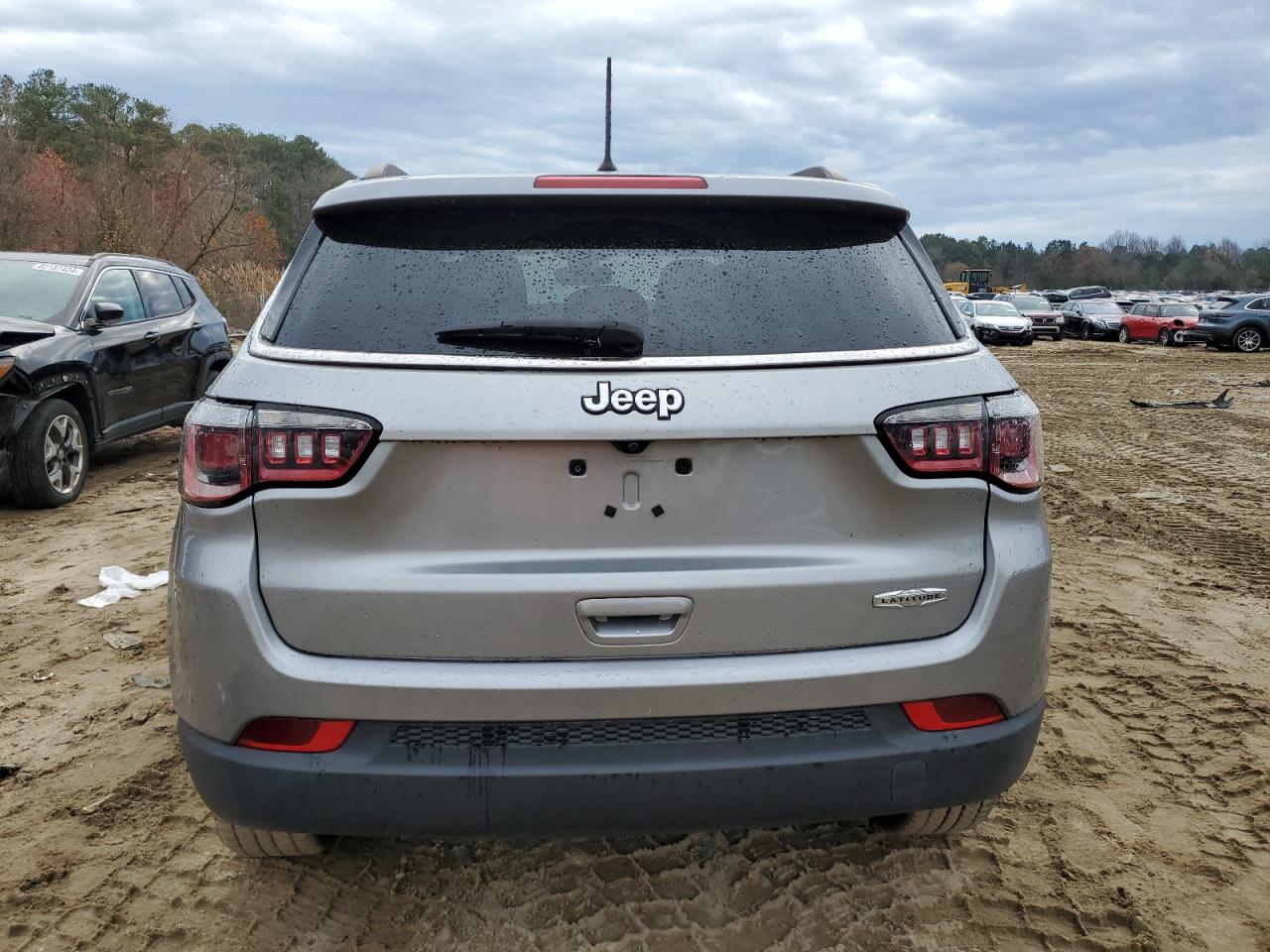 2018 Jeep Compass VIN 3C4NJCBB1JT466348 Copart auction photo, front end / minor dent/scratches damage thumbnail 6