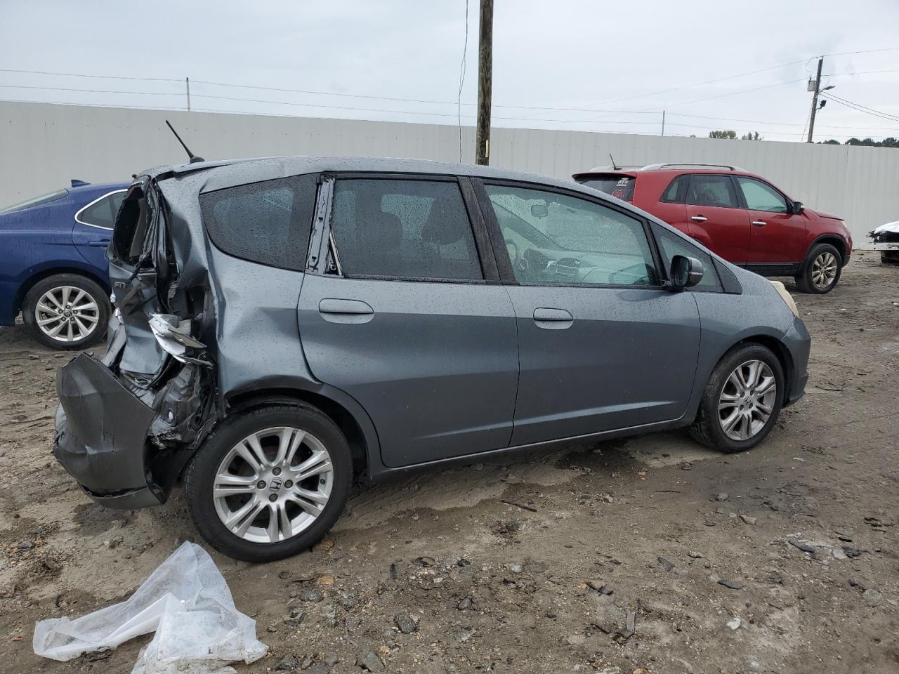 2013 Honda Fit VIN JHMGE8H3XDC020126 Copart auction photo, rear end damage thumbnail 3